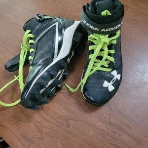 Under Armor Youth Cletes